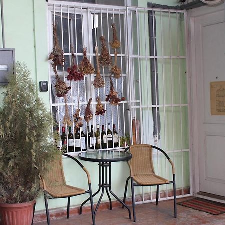 Grandma'S Hotel Тбилиси Экстерьер фото