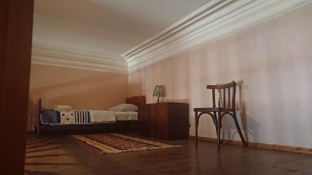 Grandma'S Hotel Тбилиси Экстерьер фото