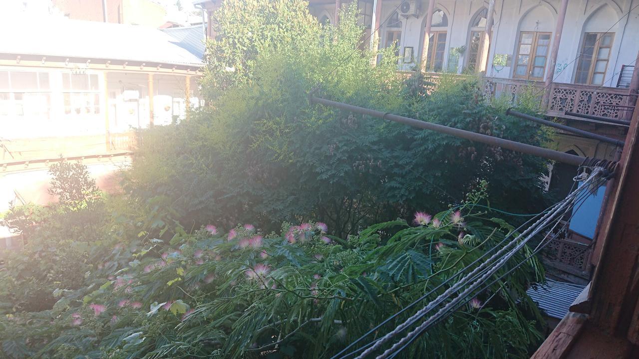 Grandma'S Hotel Тбилиси Экстерьер фото