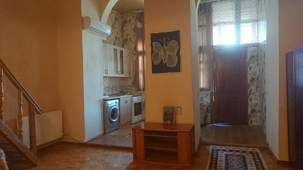Grandma'S Hotel Тбилиси Экстерьер фото