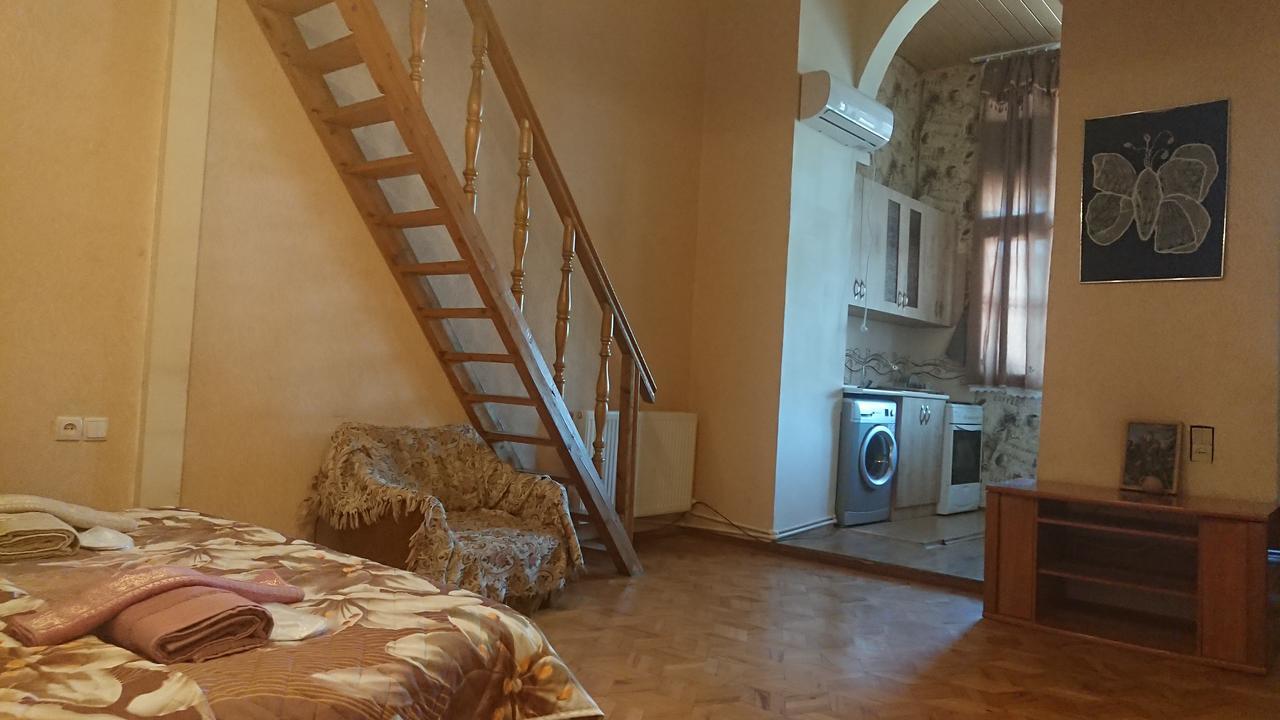Grandma'S Hotel Тбилиси Экстерьер фото