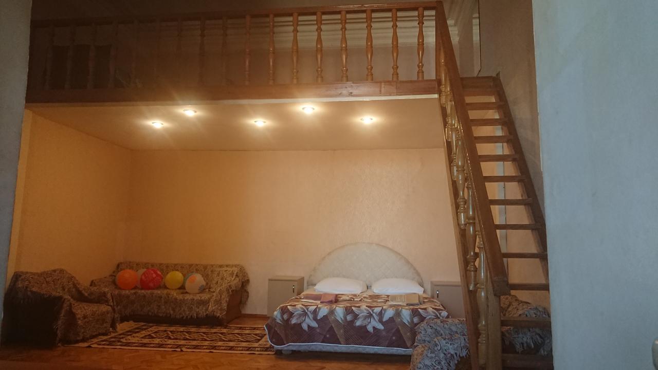 Grandma'S Hotel Тбилиси Экстерьер фото
