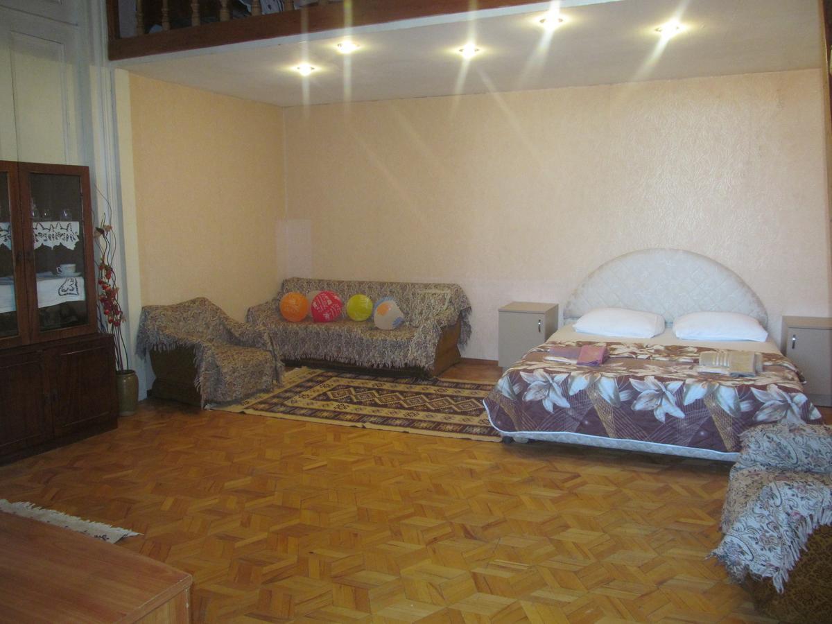 Grandma'S Hotel Тбилиси Экстерьер фото