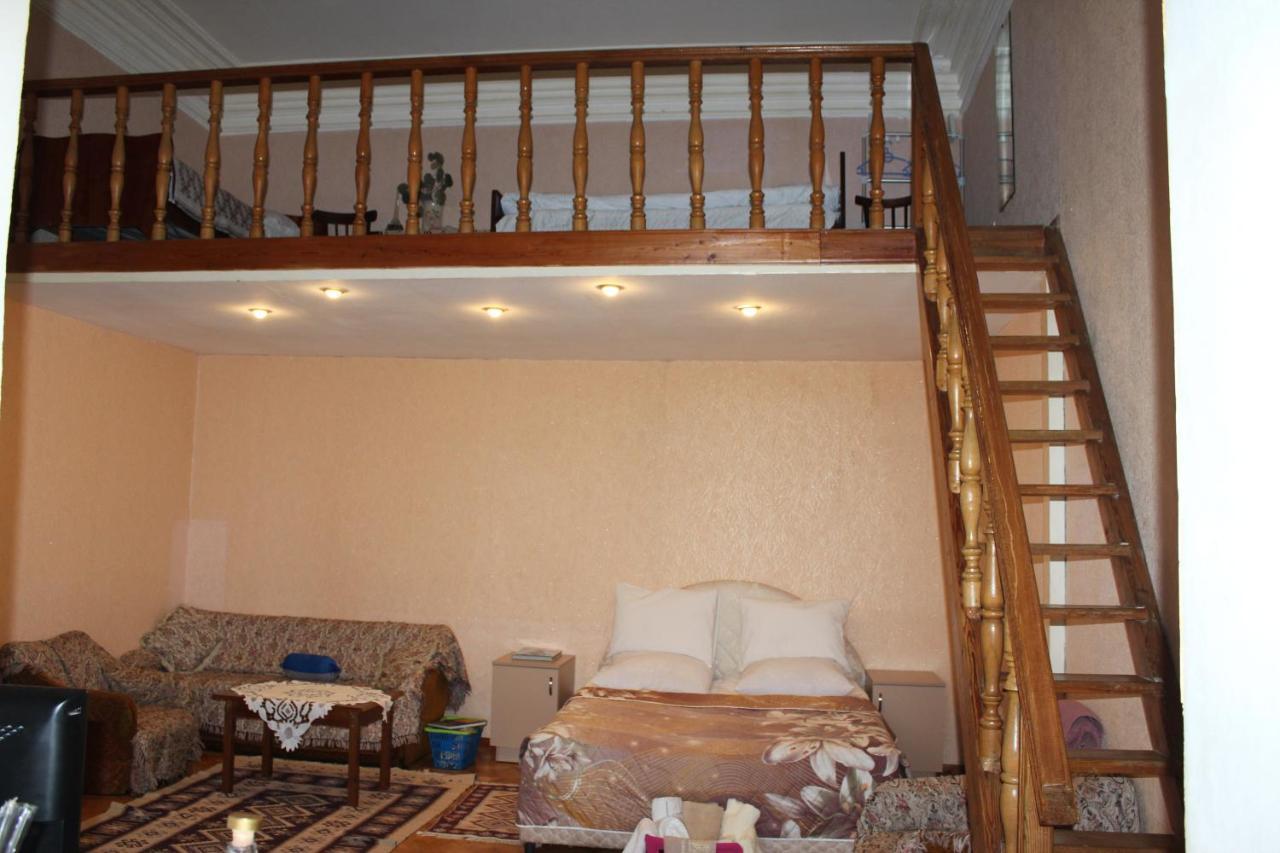 Grandma'S Hotel Тбилиси Экстерьер фото